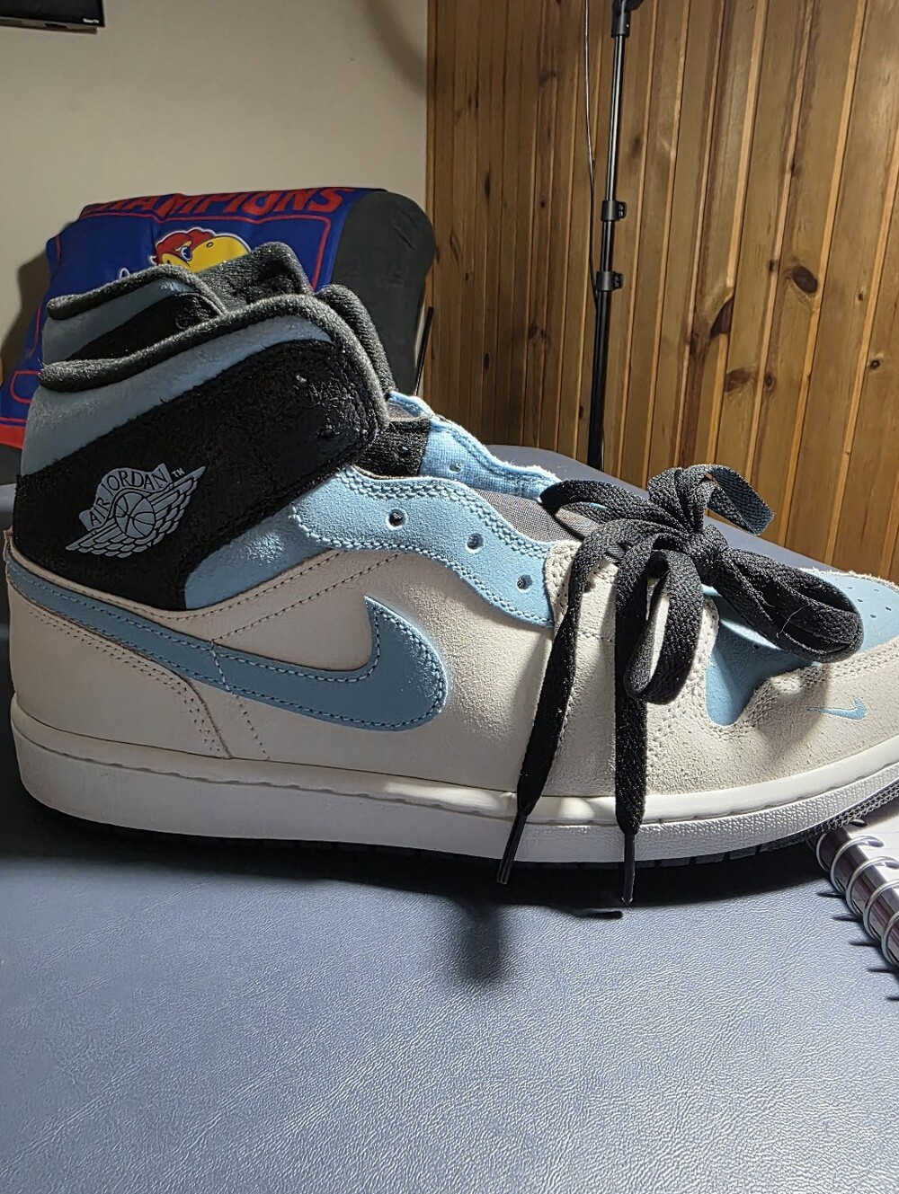 Jordan 1 High Top Sneakers in Light Blue and Black "Blue Chill" Size 12.5m